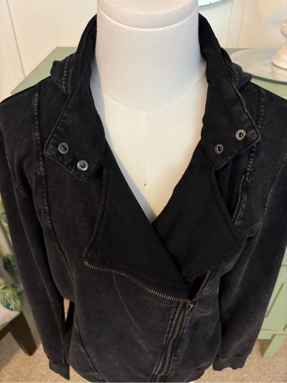 Fast & Furious by Affliction Black Acid-Washed Cotton Moto-Inspired Zip Hoodie - Picture 5 of 14